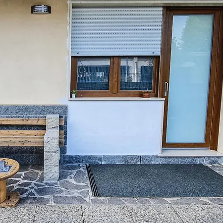 Adriroomsrho *